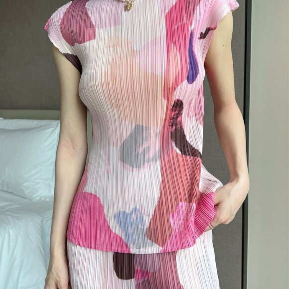 NEW Issey Miyake set (copy) - Picture 5 of 6